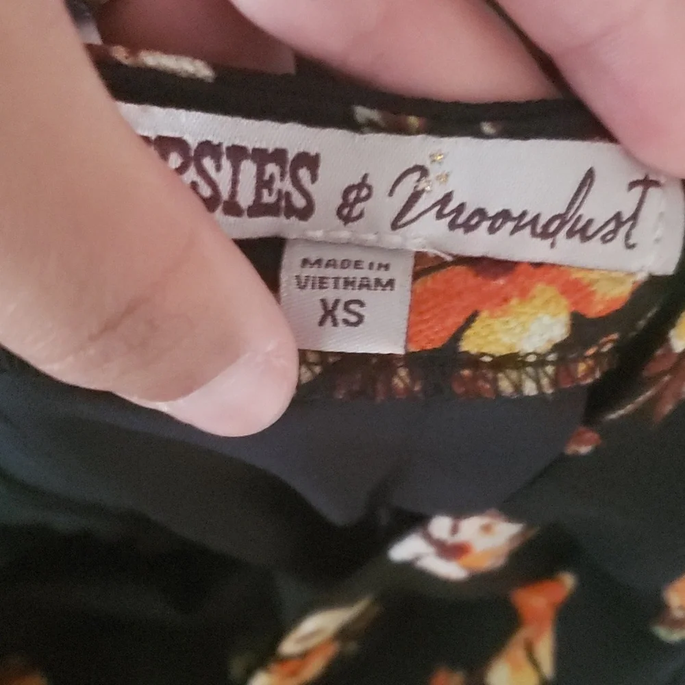 Gypsies and Moondust Mini Floral Skirt - Picture 4 of 6